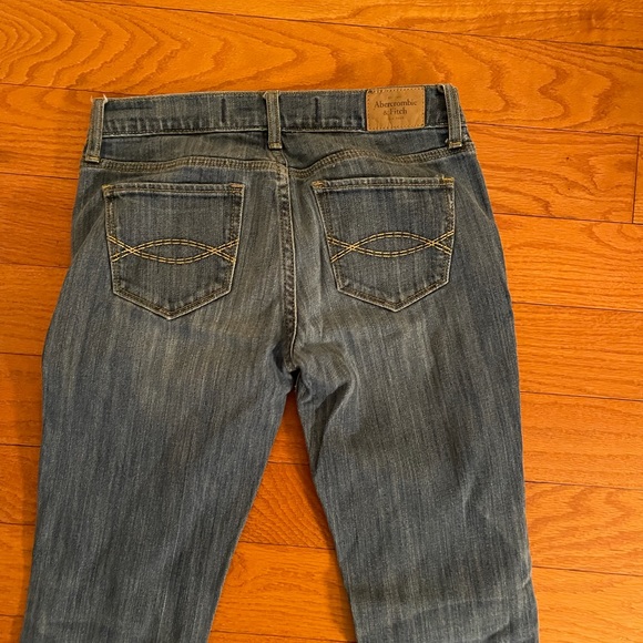 abercrombie and fitch - Picture 5 of 5